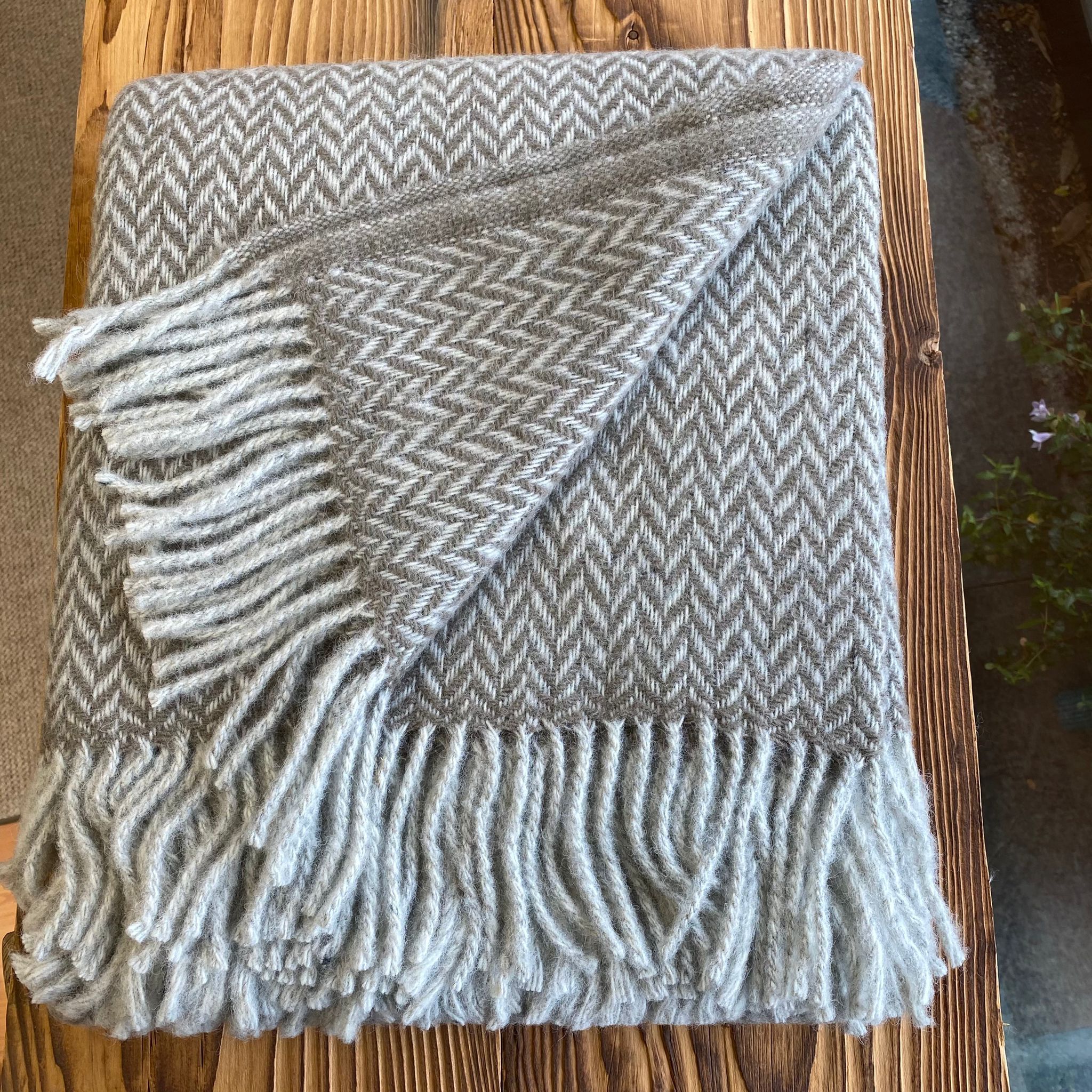 Coperte da montagna - plaid in lana motivo chevron con frange