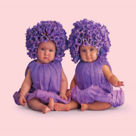 Anne-geddes-lettino-lenzuola-bambino-viola-canterbury.2.gif