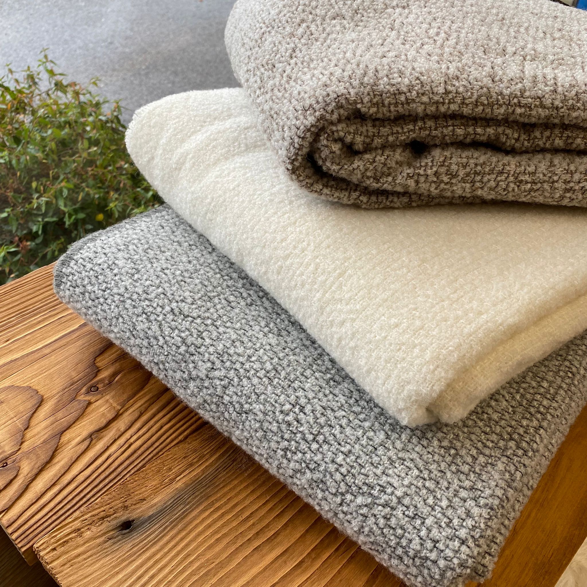 Cinque modi per usare un plaid di lana - Soluzioni di Casa